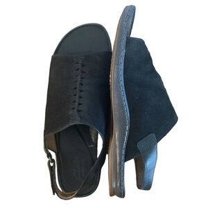 Clarks Sarla Forte Black Suede Flat Sandal Women’s size 8.5